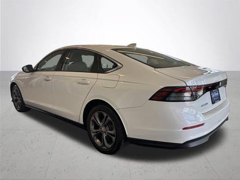 Used 2023 Honda Accord EX image 10