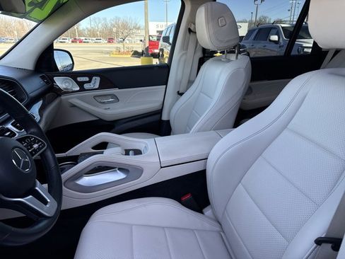 Used 2023 Mercedes-Benz GLS 450 4MATIC image 5