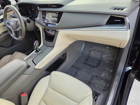 Used 2017 Cadillac XT5 Luxury w/ Driver Awareness Package image 21