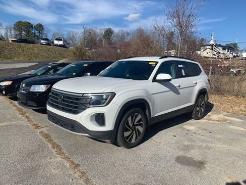 Used 2024 Volkswagen Atlas SE image 9