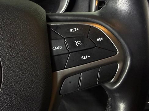 Used 2021 Jeep Grand Cherokee Laredo AWD/4WD image 18