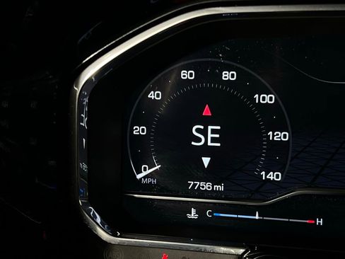 Used 2024 GMC Sierra 2500 SLT w/ SLT Premium Package image 19