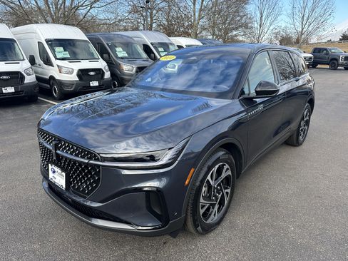 Used 2024 Lincoln Nautilus Premier w/ Equipment Group 102A image 3