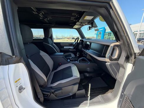 Used 2023 Ford Bronco Wildtrak AWD/4WD image 19