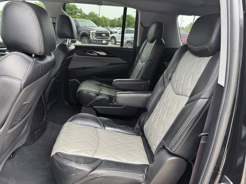 Used 2017 Cadillac Escalade ESV Premium Luxury AWD/4WD image 28