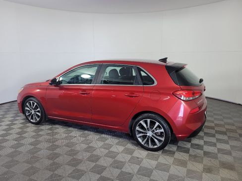 Used 2018 Hyundai Elantra GT FWD image 3