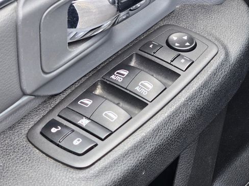 Used 2024 RAM 1500 Classic SLT AWD/4WD image 20