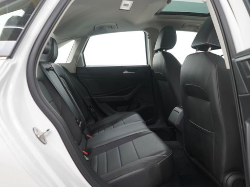 Used 2023 Volkswagen Jetta SE w/ Panoramic Sunroof Package image 11