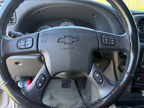 Used 2004 Chevrolet TrailBlazer LT w/ LT Preferred Equipment Group image 19