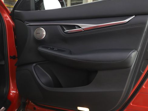 Used 2025 INFINITI QX55 Sensory image 9