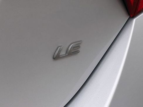 Used 2019 Toyota Corolla LE FWD image 16