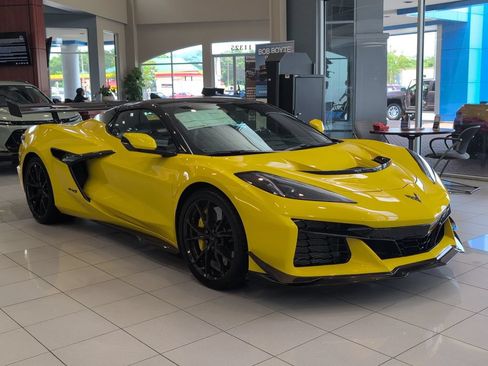 New 2026 Chevrolet Corvette ZR1 w/ ZR1 Carbon Fiber Aero Package RWD image 7