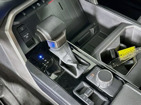 Used 2025 Toyota Tundra SR5 AWD/4WD image 18