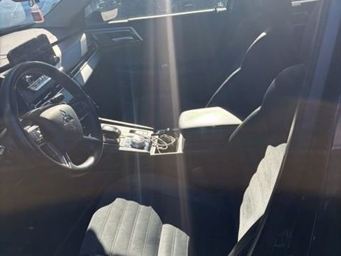 Used 2024 Mitsubishi Outlander SE FWD image 43