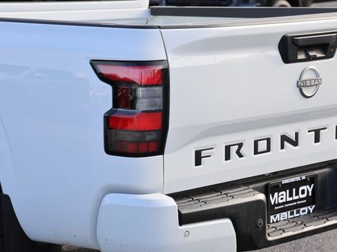 Used 2023 Nissan Frontier SV w/ Midnight Edition Package image 7
