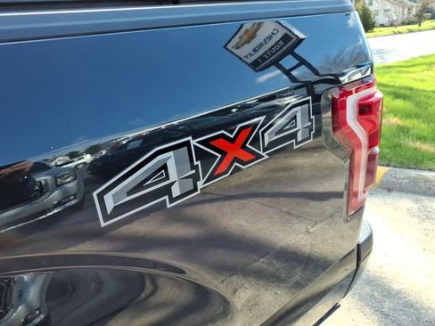Used 2015 Ford F150 Platinum w/ Equipment Group 701A Luxury AWD/4WD image 9