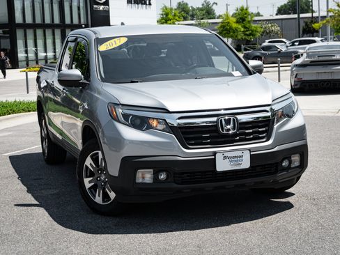 Used 2017 Honda Ridgeline RTL image 2