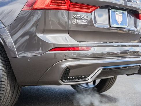 Certified 2024 Volvo XC60 T8 Ultimate w/ Protection Package Premier image 7
