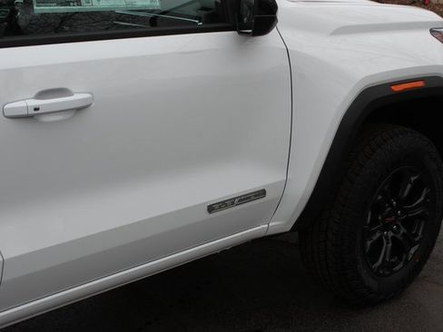 New 2025 GMC Canyon Elevation w/ Convenience Package image 12