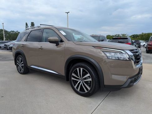 Used 2024 Nissan Pathfinder Platinum w/ Cargo Package AWD/4WD image 2