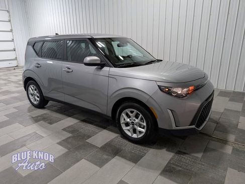 Used 2025 Kia Soul LX image 5