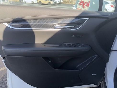 Used 2020 Cadillac XT6 Premium Luxury image 14