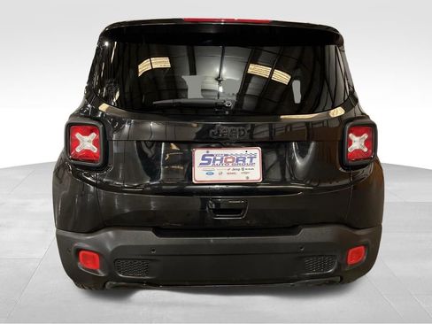 Used 2018 Jeep Renegade Altitude w/ UConnect 8.4 Nav Group FWD image 4