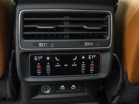 Used 2023 Audi Q8 Premium Plus w/ Premium Plus Package AWD/4WD image 40