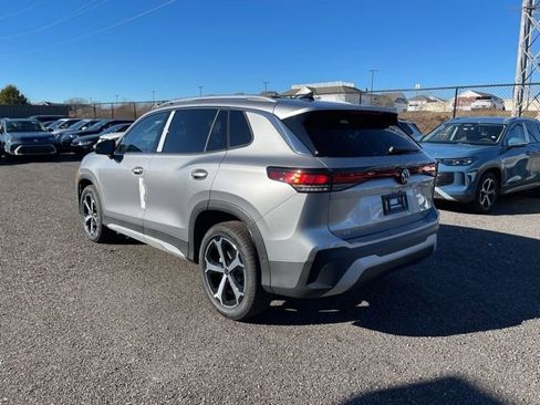 New 2026 Volkswagen Tiguan SE image 2