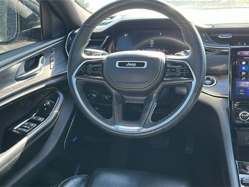 Used 2022 Jeep Grand Cherokee Overland w/ Luxury Tech Group IV image 25