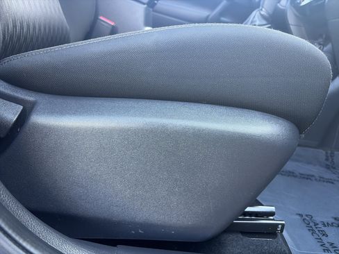 Used 2017 Nissan Rogue SV FWD image 27