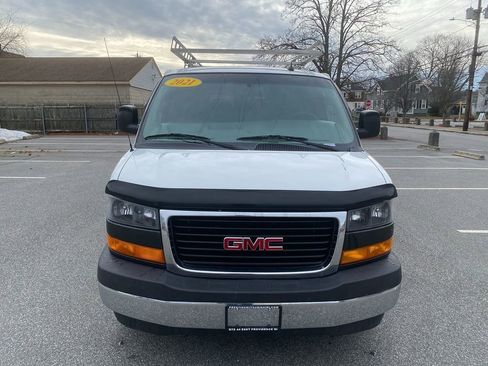 Used 2021 GMC Savana 2500 w/ Driver Convenience Package image 3