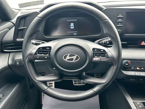 Used 2025 Hyundai Elantra Sport FWD image 14
