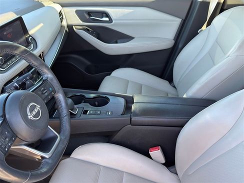 Used 2023 Nissan Rogue SV w/ SV Premium Package image 11