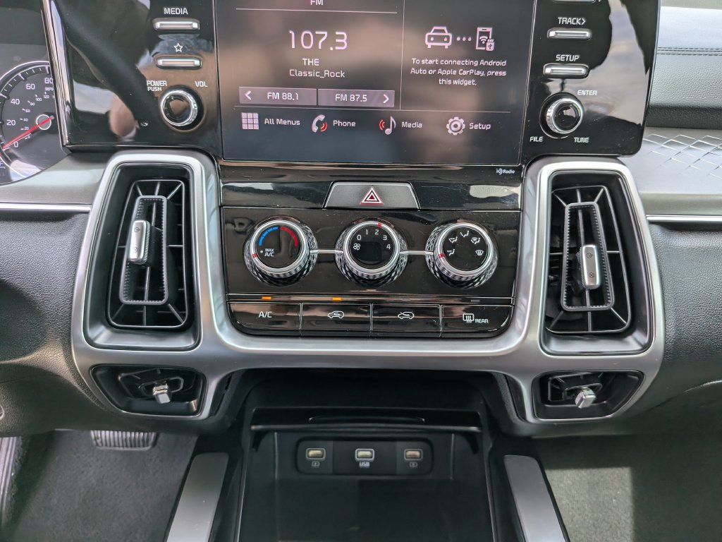 Certified 2023 Kia Sorento LX FWD image 25