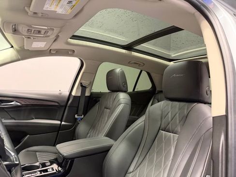 Used 2023 Buick Envision Avenir image 17