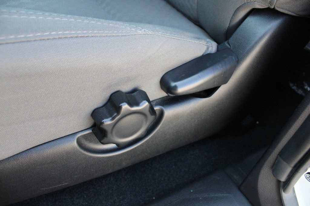 Used 2020 Toyota Tacoma SR AWD/4WD image 5