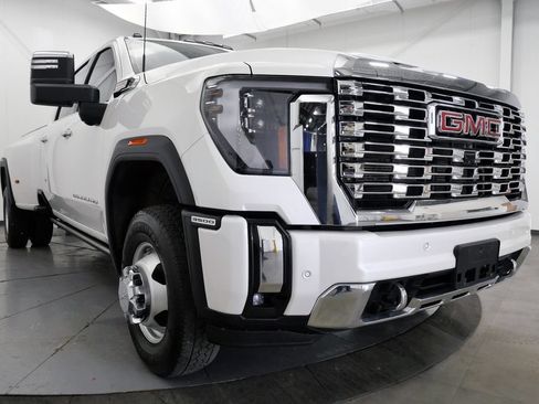 Used 2025 GMC Sierra 3500 Denali w/ Denali Reserve Package AWD/4WD image 46