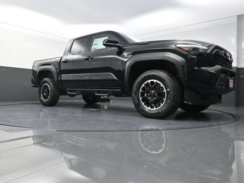 Used 2025 Toyota Tacoma TRD Off-Road AWD/4WD image 20