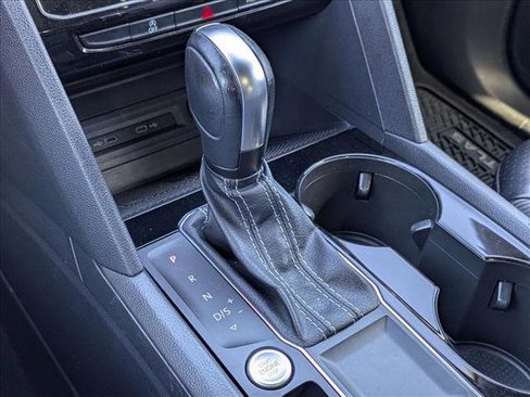 Used 2022 Volkswagen Atlas Cross Sport SE image 12