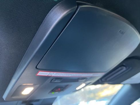 Used 2025 Toyota Camry SE image 30