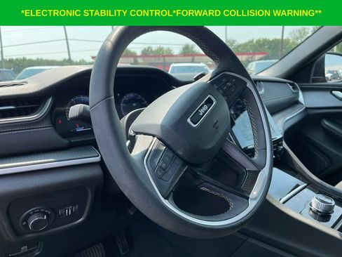Used 2025 Jeep Grand Cherokee L Laredo w/ Luxury Tech Group I AWD/4WD image 15