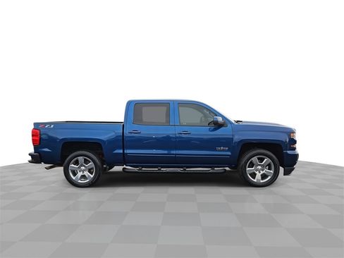 Certified 2018 Chevrolet Silverado 1500 LT w/ Texas Edition image 9