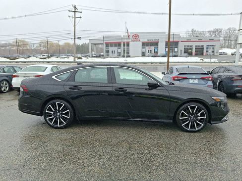 Used 2024 Honda Accord Touring image 7