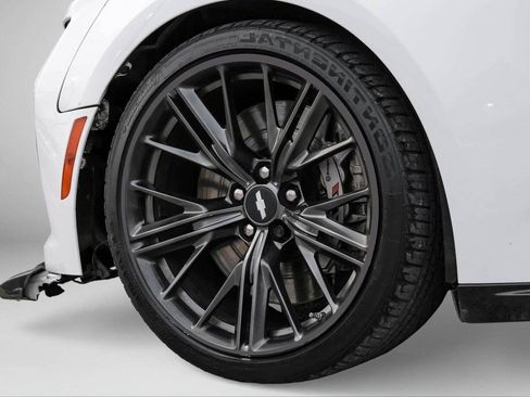 Used 2018 Chevrolet Camaro ZL1 image 36