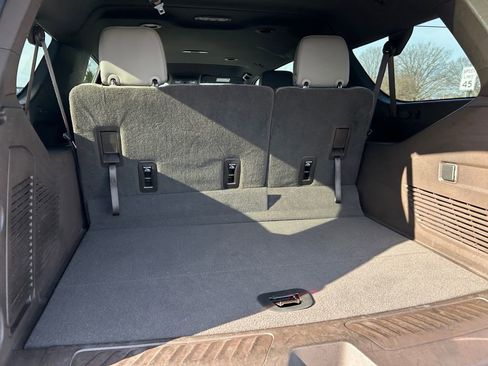 Used 2021 GMC Yukon XL SLT image 17