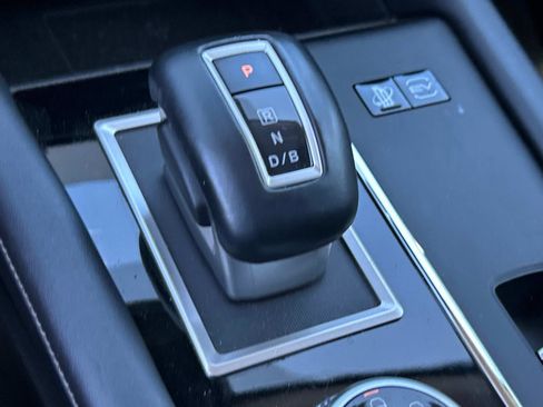 Used 2023 Mitsubishi Outlander SE image 12