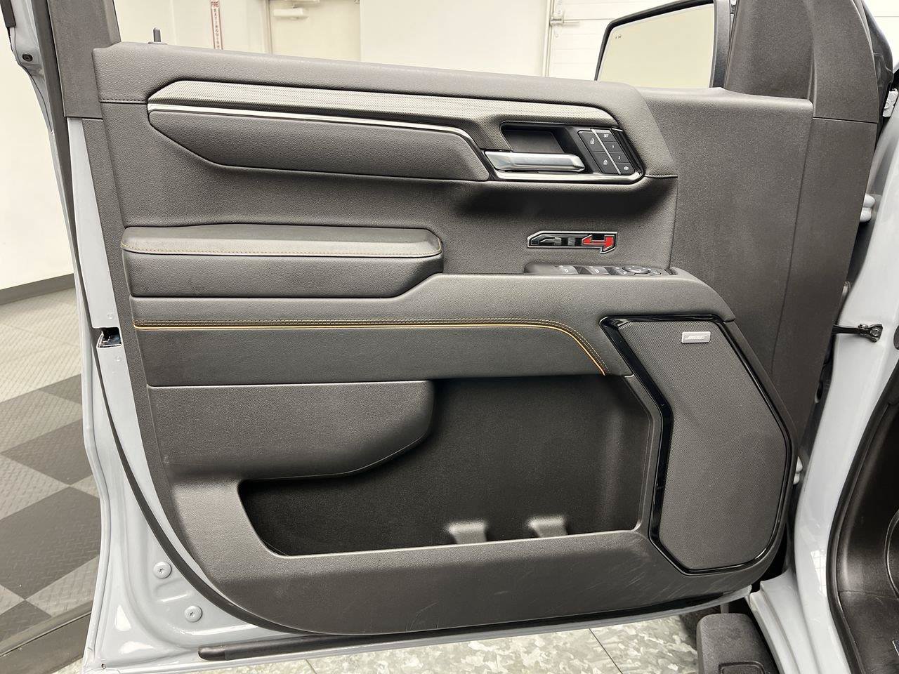 Certified 2025 GMC Sierra 1500 AT4 w/ Technology Package AWD/4WD image 9