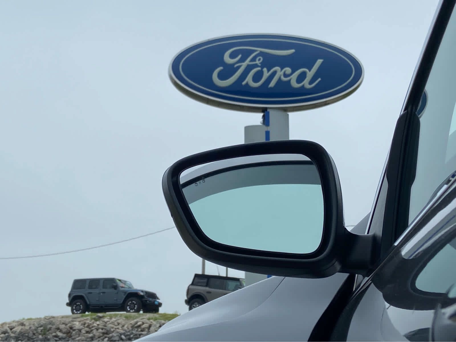 Used 2025 Ford Escape Platinum AWD/4WD image 39
