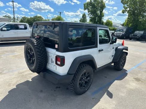 Used 2022 Jeep Wrangler Sport AWD/4WD image 18